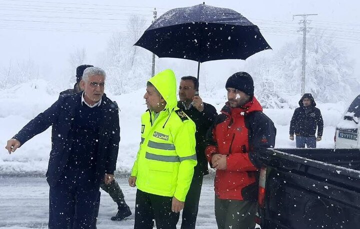 آماده باش پلیس گیلان برای کمک به مردم گرفتار در برف