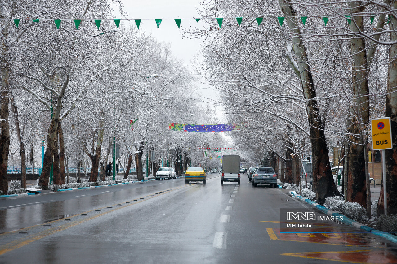 ثبت دمای ۶ درجه زیر صفر در اصفهان / منتظر بارش برف و باران در استان باشید