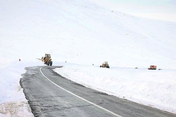 برف و باران در راه آذربایجان‌ شرقی