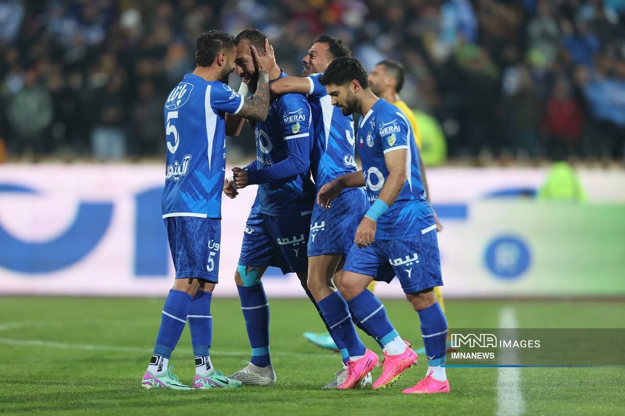 مصاف سرخابیها با خوزستانیهای لیگ قبل از دربی