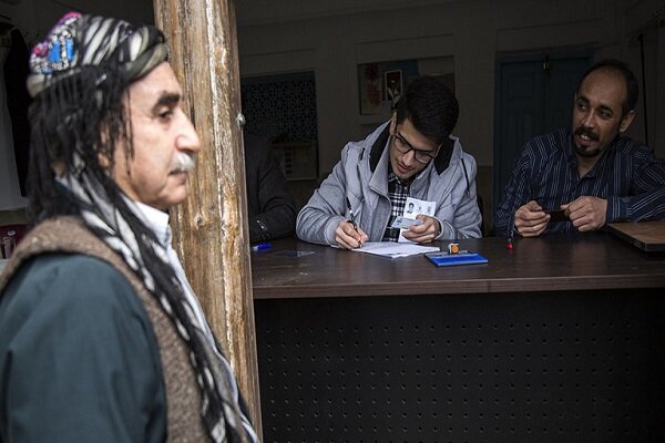 انتخاب کن تا برایت انتخاب نکنند/ رای من آینده کشورم را میسازد