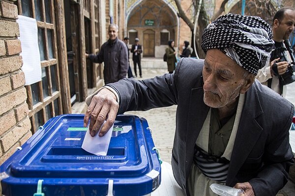 انتخاب کن تا برایت انتخاب نکنند/ رای من آینده کشورم را میسازد