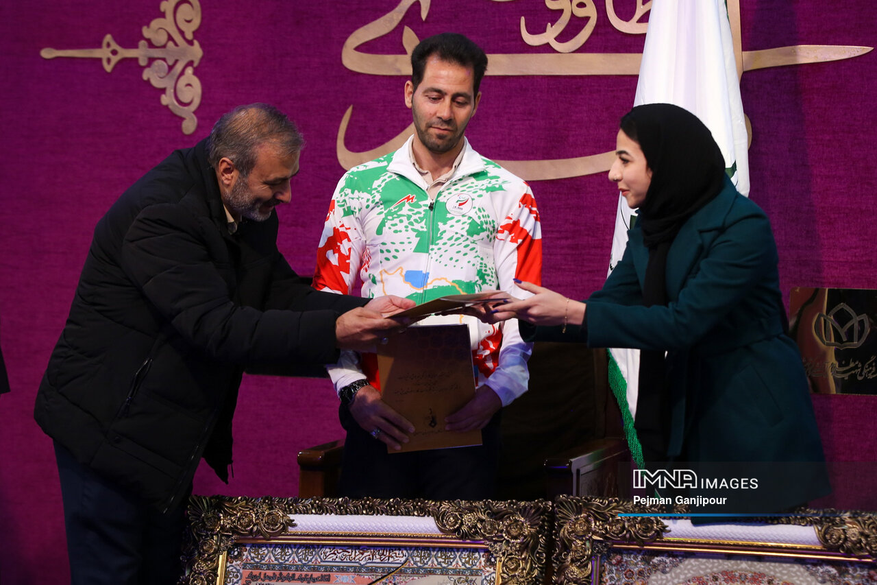 از کاروان ۲۰ هزار نفری منتظران ظهور تا عضویت افتخاری قهرمانان در یک هیئت