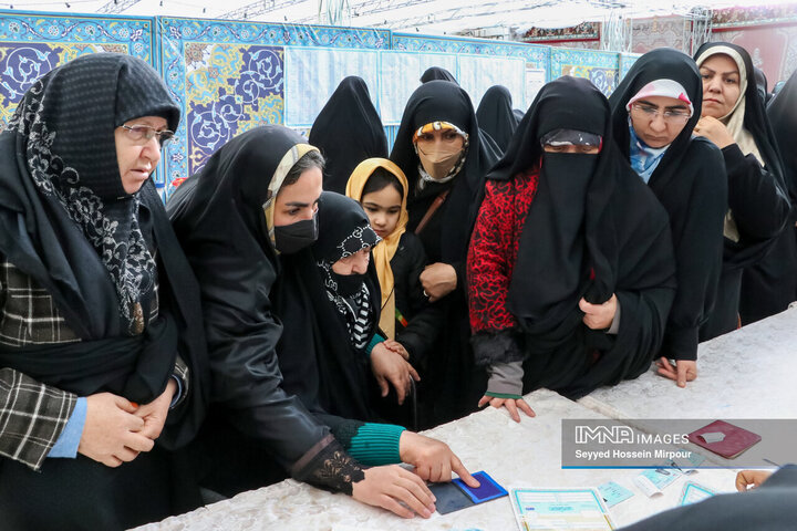 حضور مردم مشهد در انتخابات