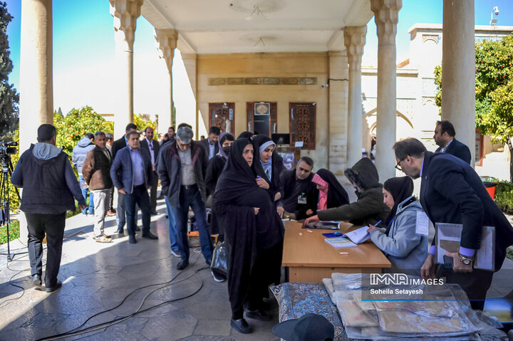 Passionate Presence of Iranians in Iran's Parliamentary Election 2024