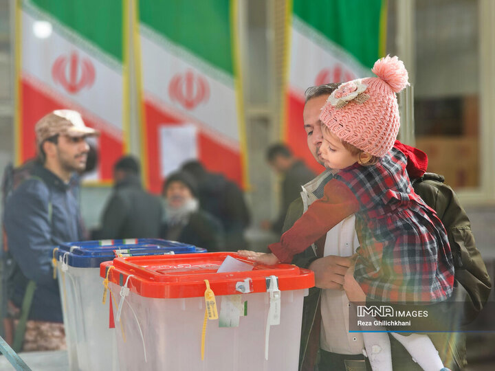 حضور مردم نجف آباد در انتخابات