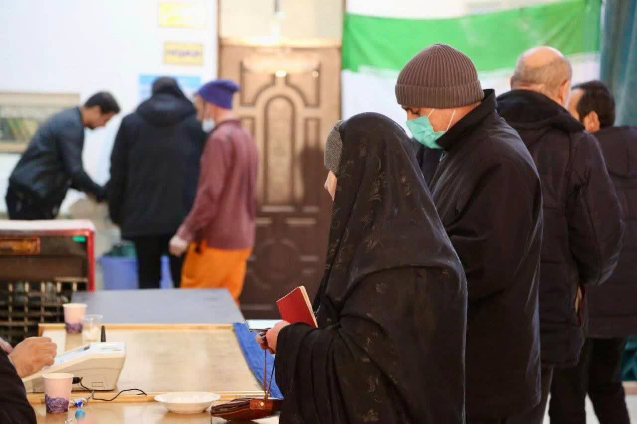 حضور باشکوه مردم اردبیل در پای صندوق‌های رای