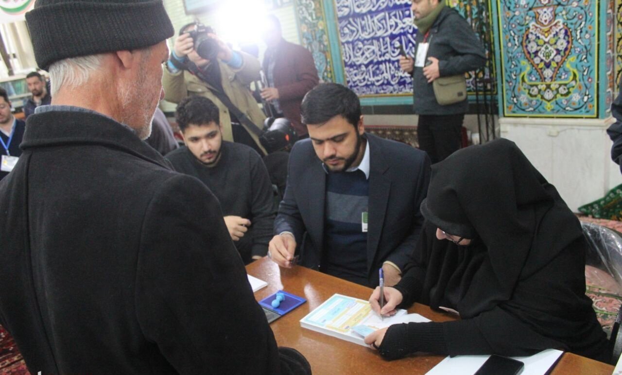 فیلم| حضور پررنگ مردم تبریز در ساعات ابتدایی اخذ رای