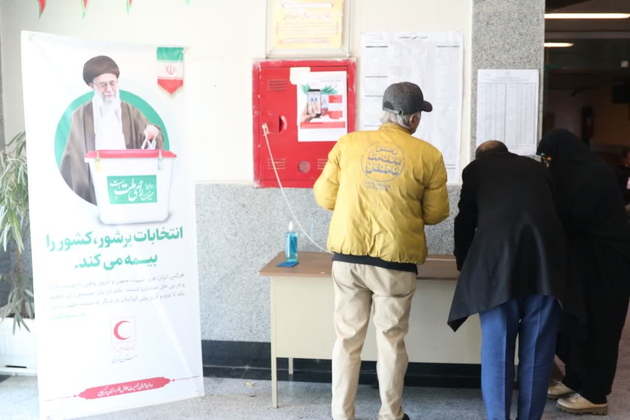 حضور پرشور مردم استان مرکزی پای صندوق‌های رای