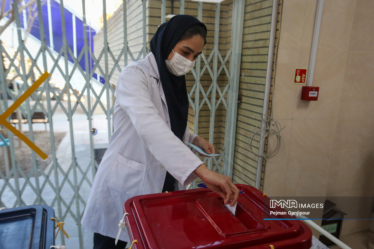 صندوق‌های سیار انتخابات در اصفهان