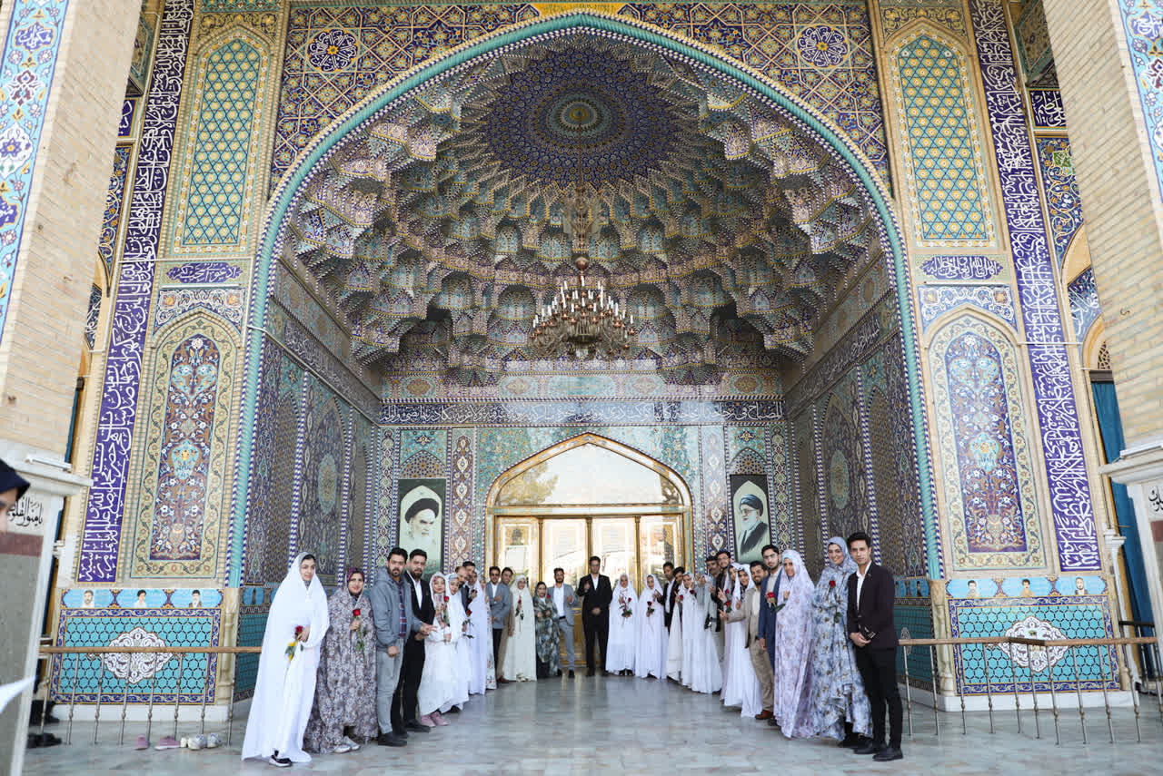 ۳۰ زوج جوان یزدی پای صندوق رای حاضر شدند