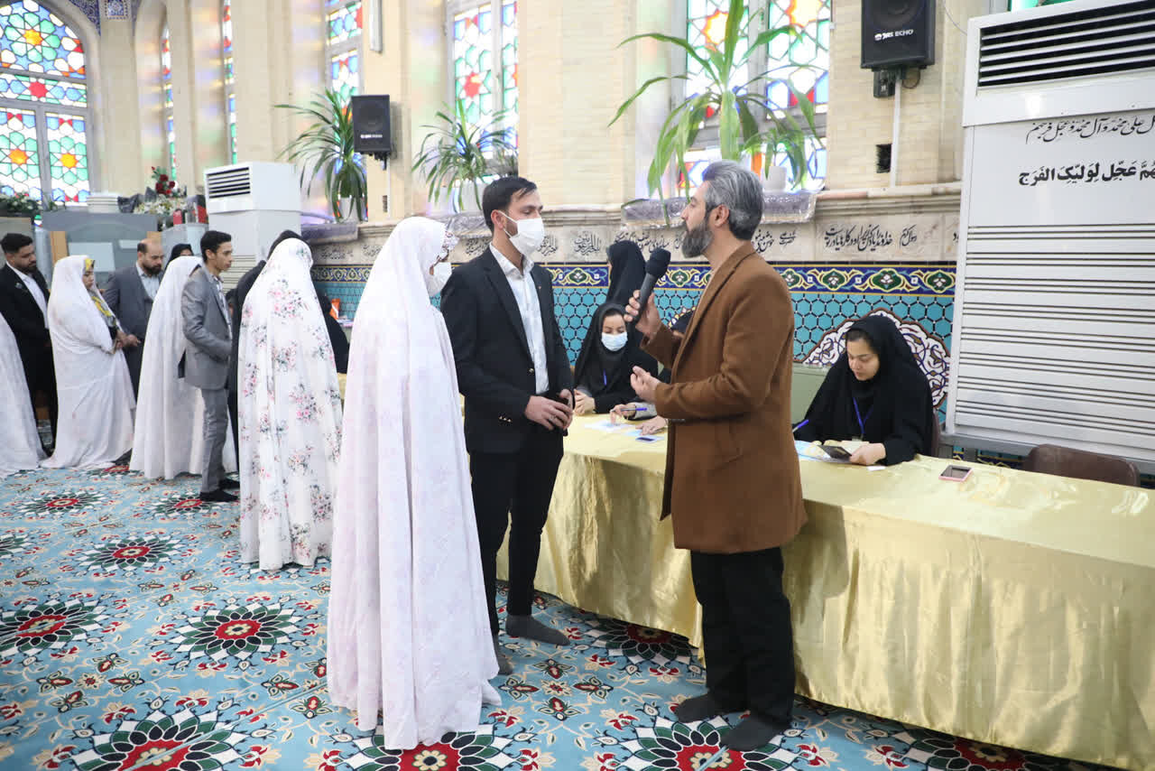 ۳۰ زوج جوان یزدی پای صندوق رای حاضر شدند