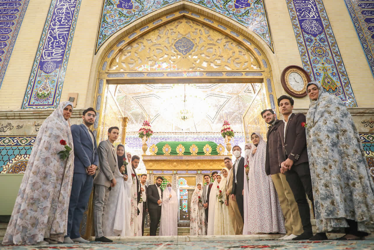 ۳۰ زوج جوان یزدی پای صندوق رای حاضر شدند