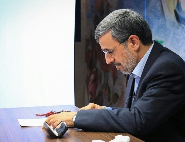 احمدی‌نژاد در نارمک رأی داد