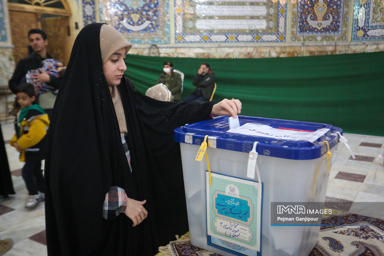 ۲۷۰۰ نفر از عوامل اجرایی در مبارکه کار برگزاری انتخابات را بر عهده دارند