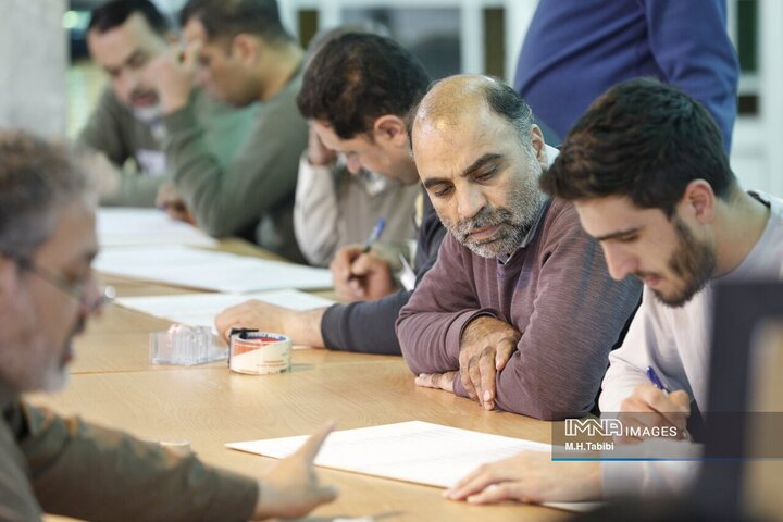 شمارش آرای انتخابات در اصفهان