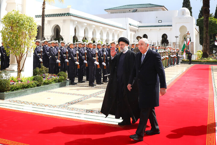 استقبال رسمی رئیس جمهور الجزایر از آیت‌الله رئیسی