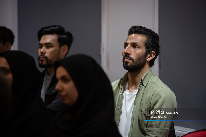 آغاز به کار نمایشگاه نقاشی معراج پیامبر(ص)