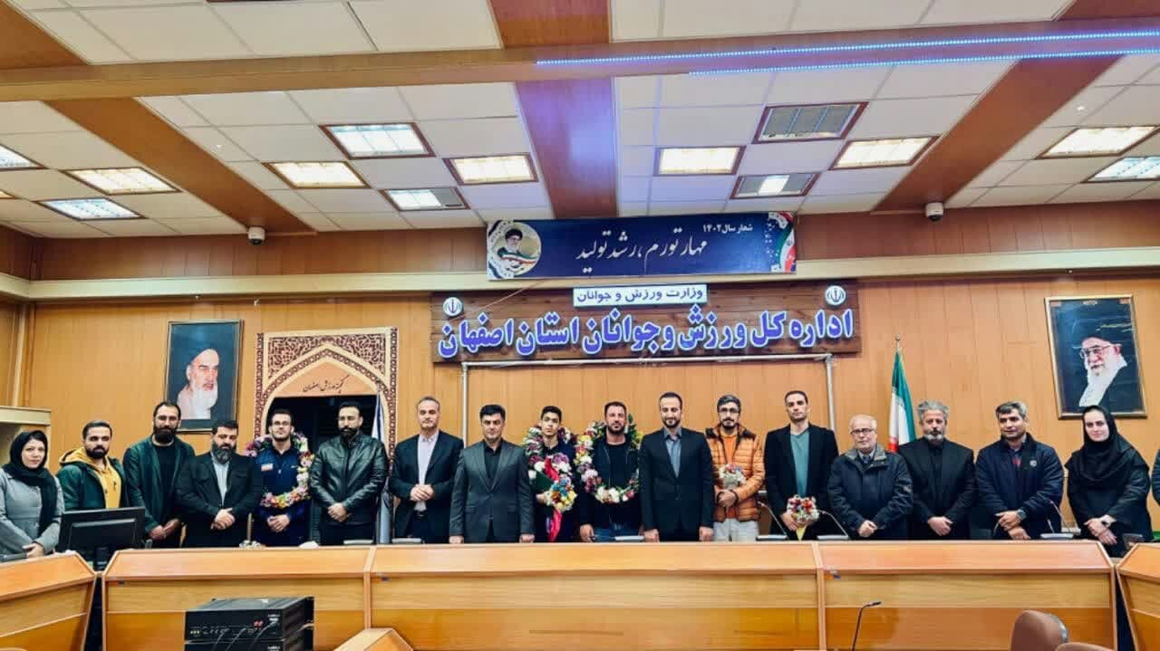 تجلیل از شناگران مدالآور اصفهان در مسابقات آسیایی فیلیپین