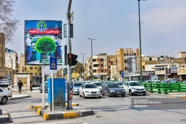 فضاسازی شهری و تبلیغات محیطی هفته درختکاری در اصفهان