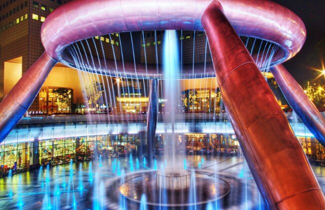 آسیا میزبان بلندترین و زیباترین فوارههای شهری جهان