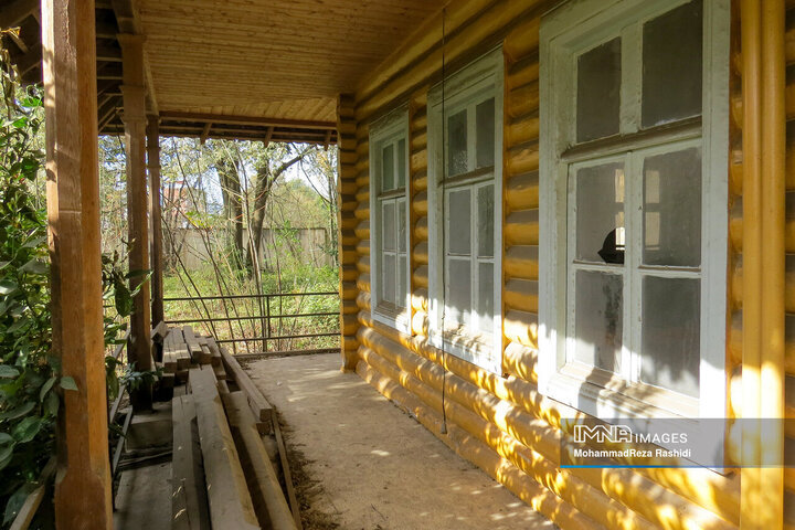 روزگار ناخوش گمرک چوبی آستارا