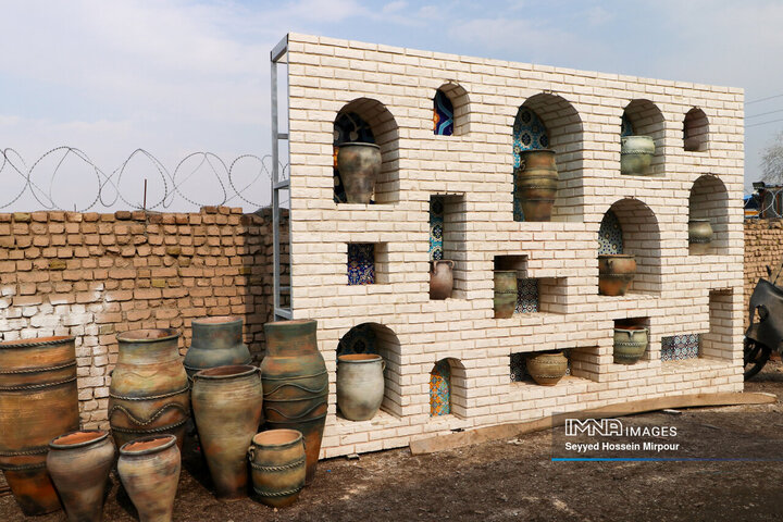 کارگاه ساخت المان‌های نوروزی در مشهد