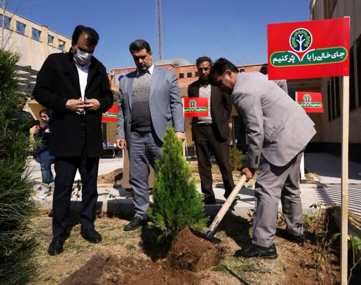 برگزاری مراسم روز درختکاری در منطقه ۱۲ اصفهان