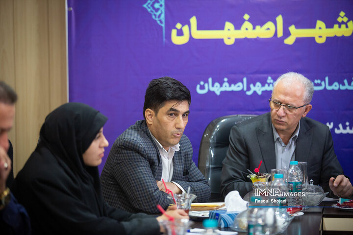 نشست برنامه‌ریزی ظرفیت‌های اقامت و ارائه خدمات به گردشگران شهر اصفهان