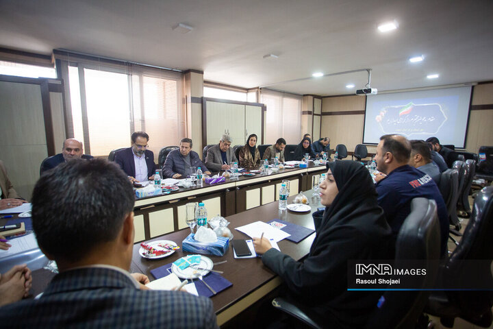 نشست برنامه‌ریزی ظرفیت‌های اقامت و ارائه خدمات به گردشگران شهر اصفهان
