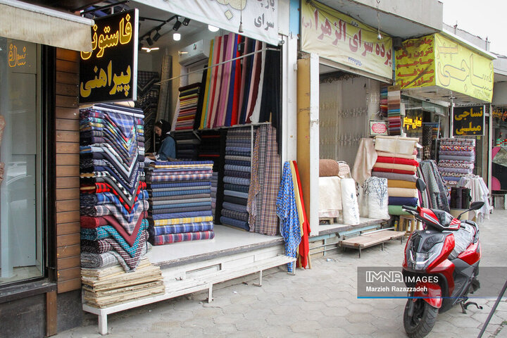 خیابان ابن سینا یکی از مراکز فروش پارچه در اصفهان