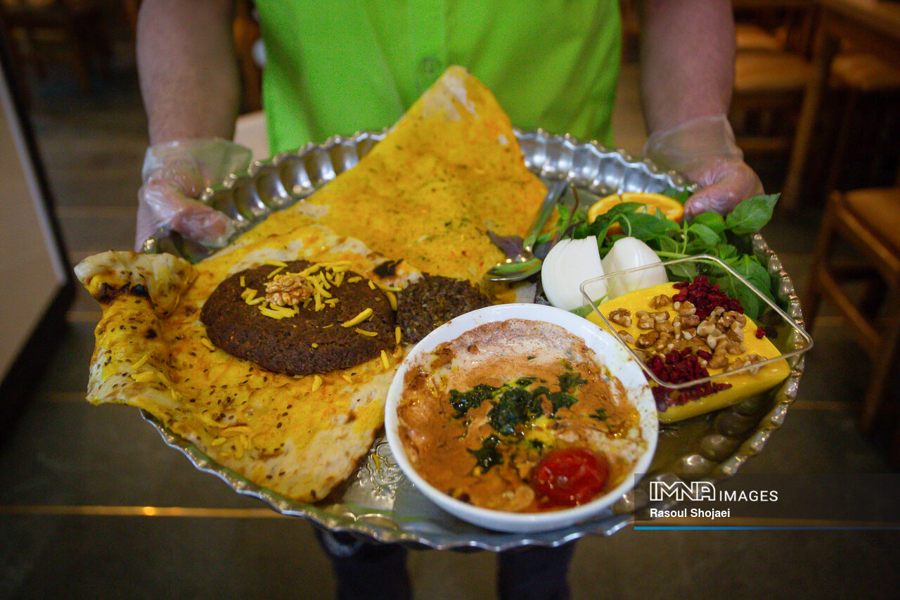 یک گردش خوشمزه در نصفجهان