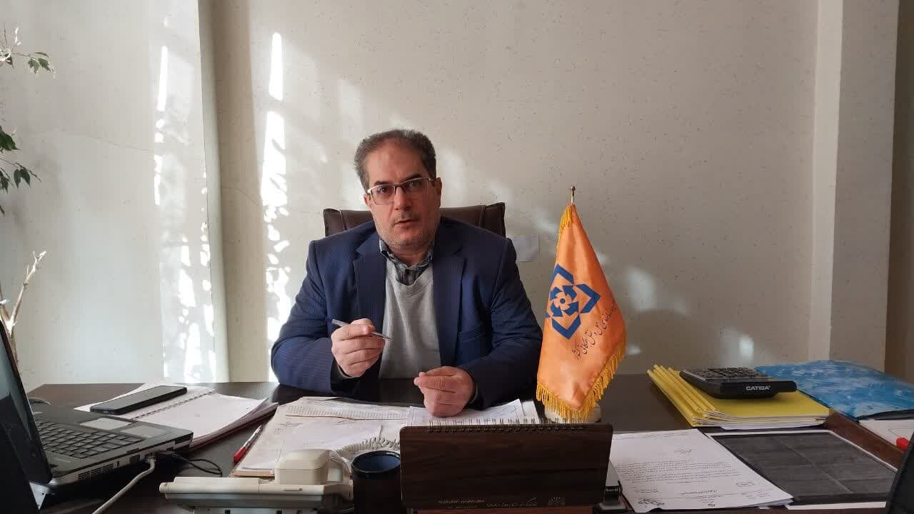 رانندگان و مسافران در انتظار روزهای خوش برای اتوبوسرانی دولتآباد