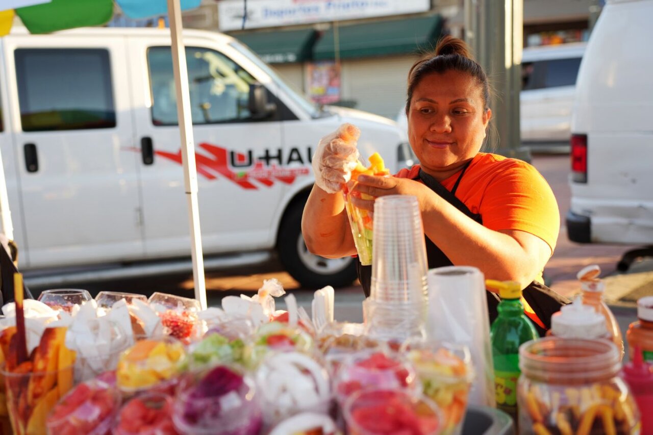 چالش جهانی پذیرش فروشندگان خیابانی در اقتصاد محلی