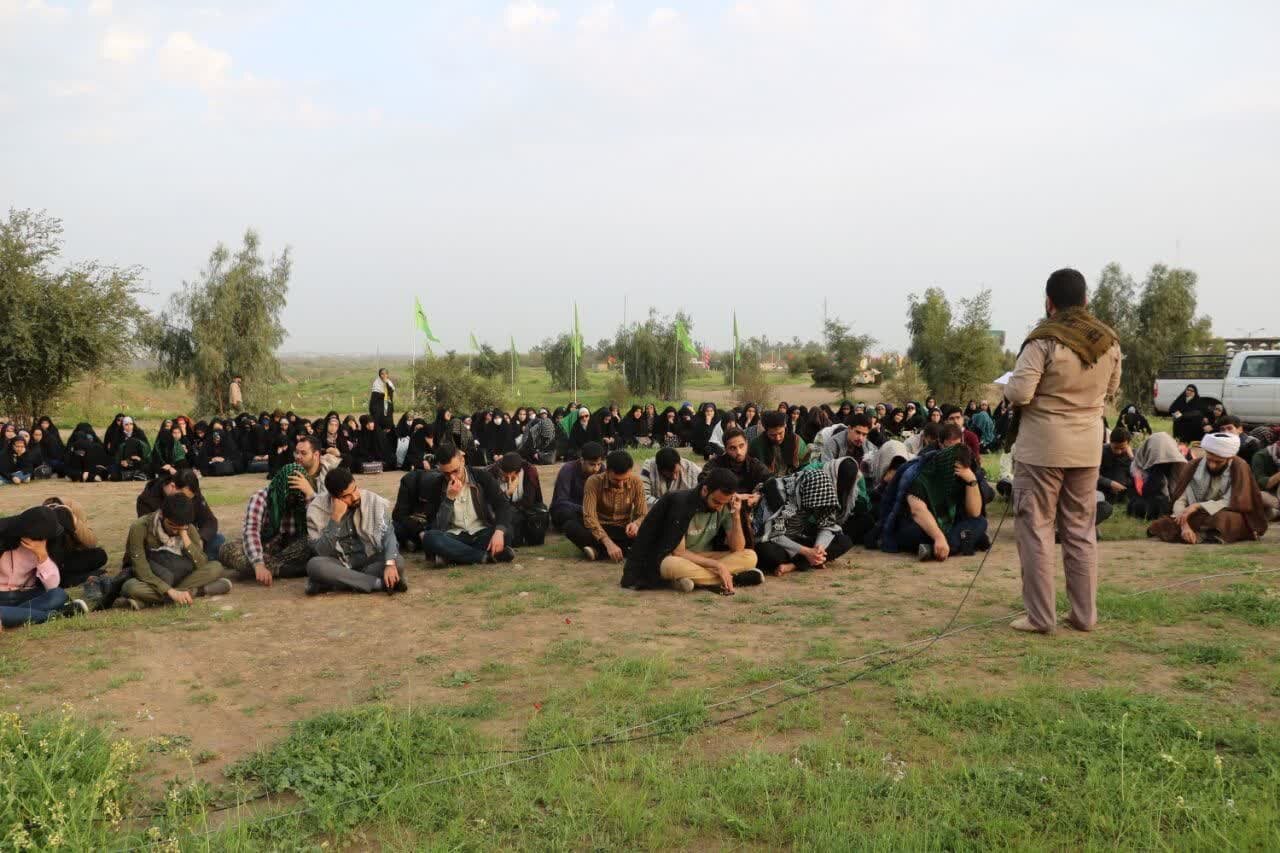 اینجا به تعداد زائران، قصه وجود دارد / نه اختیار آمدن در دستان تو است و نه نیامدن!