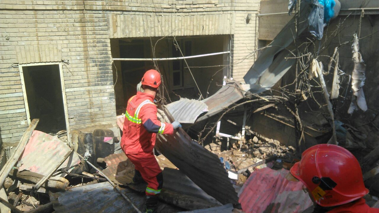 آخرین جزئیات انفجار موادمحترقه و تخریب منزل مسکونی در خیابان ری با ۱۰ فوتی و مصدوم +فیلم