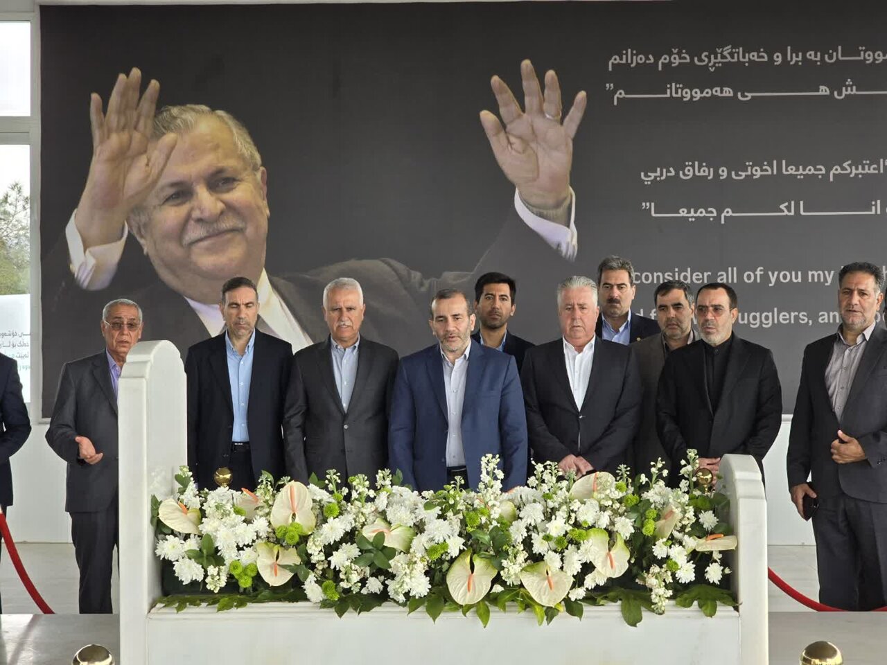 ادای احترام استاندار کرمانشاه به رئیس جمهور فقید عراق