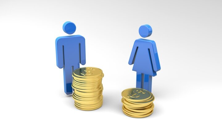 شکاف جنسیتی حقوق در اروپا / کار بیشتر و دستمزد پایین‌تر برای زنان
