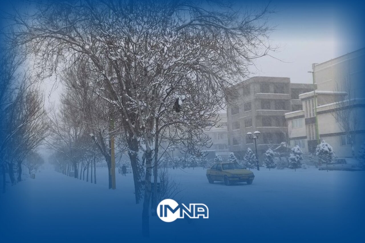 بارش برف شدید در آستانه سال نو در اردبیل