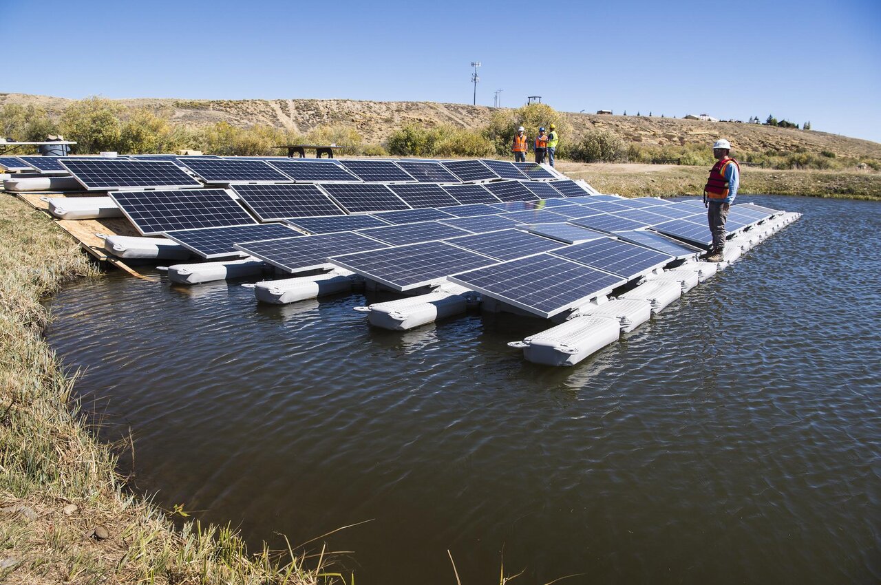 حفاظت از منابع آب و هم‌افزایی تولید برق با پنل‌های خورشیدی شناور