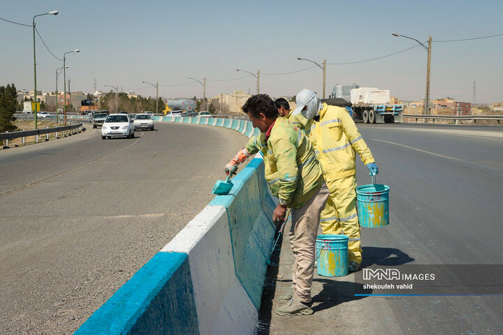 تخصیص ۴۰ میلیارد تومان اعتبار برای رنگ‌آمیزی جداول شهر اصفهان + فیلم