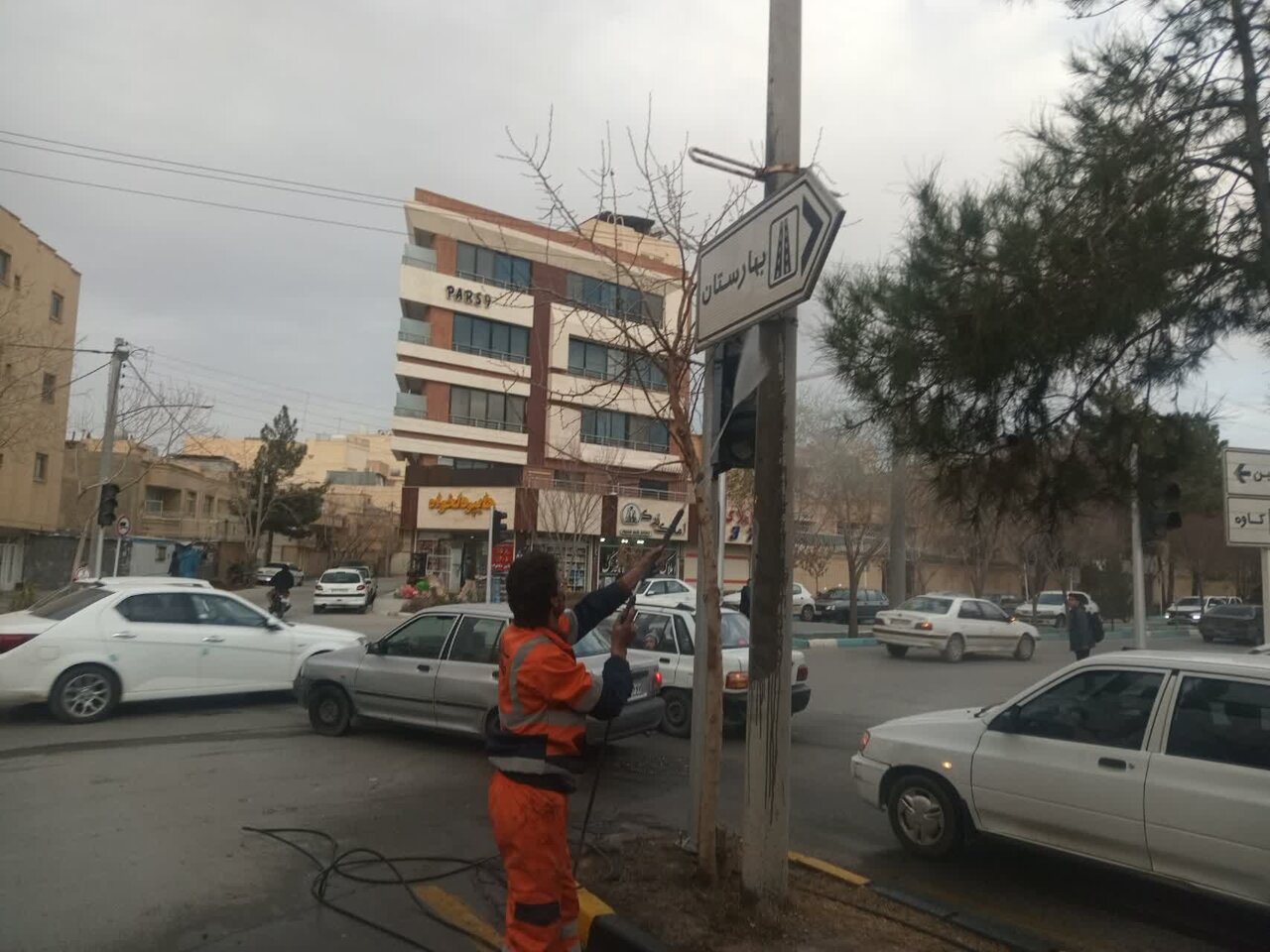 اجرای طرح خانهتکانی شهری در محلات منطقه ۱۲ اصفهان