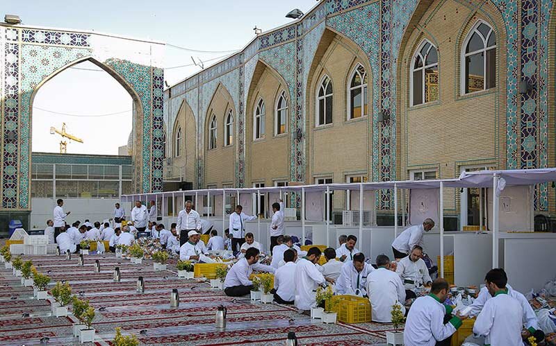 چگونه میهمان افطاری حرم امام رضا (ع) شویم؟