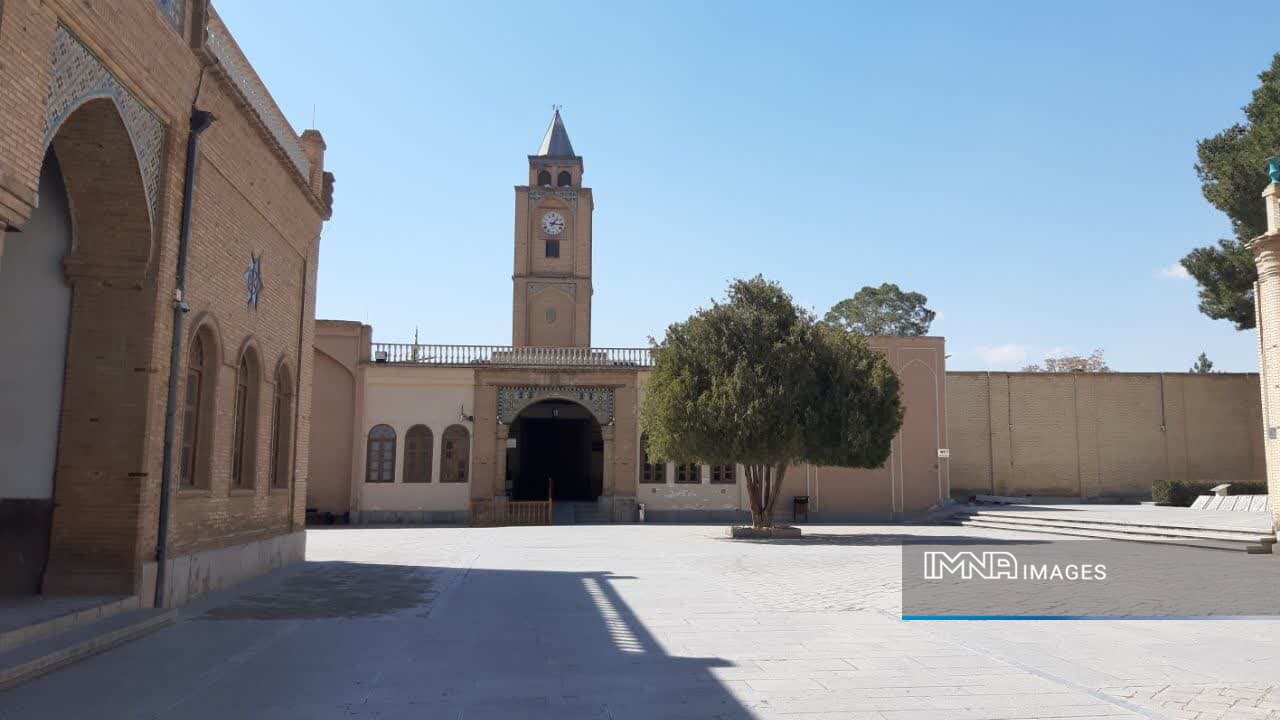 جلفا؛ پیوند دین و فرهنگ در شهر آب و کاشی