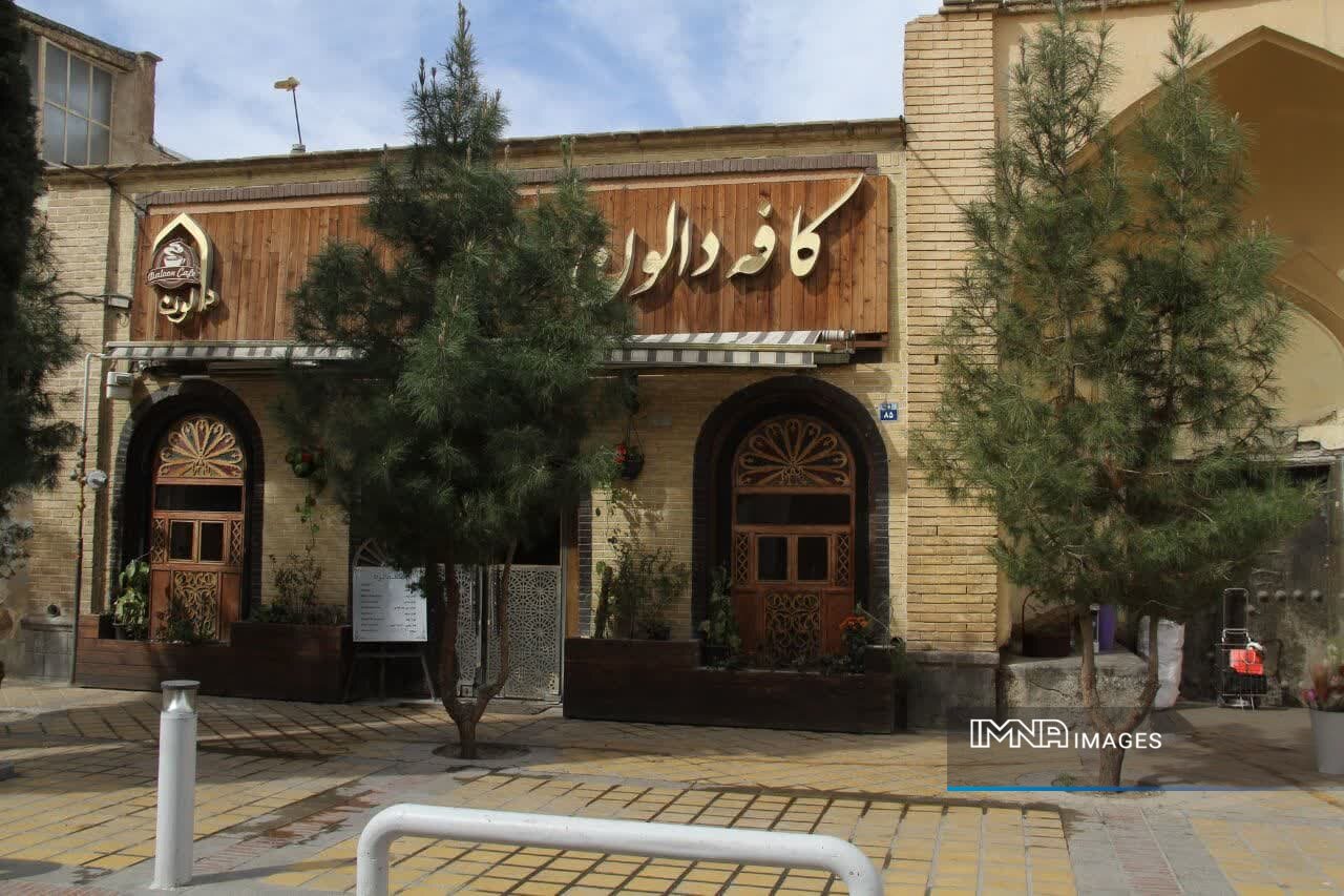 جلفا؛ پیوند دین و فرهنگ در شهر آب و کاشی