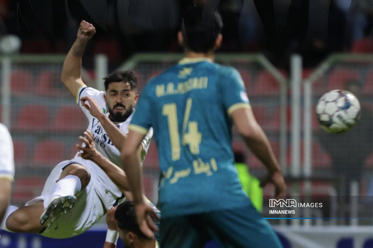 صدرنشین لیگبرتر در پایان سال استقلال خواهد بود؟