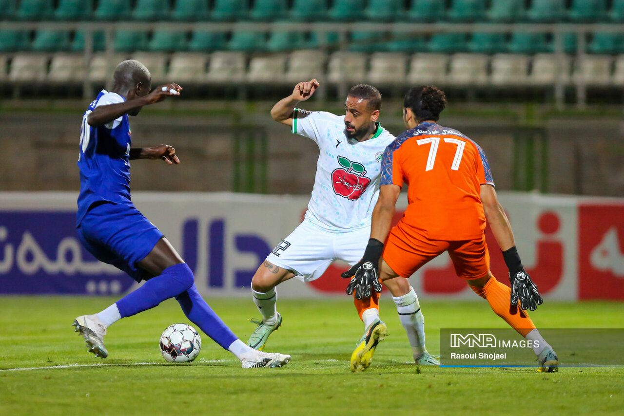فرصت طلایی سرخابیها برای افزایش اختلاف با رقبا / دوئل پائیننشینان برای نجات از قعر جدول