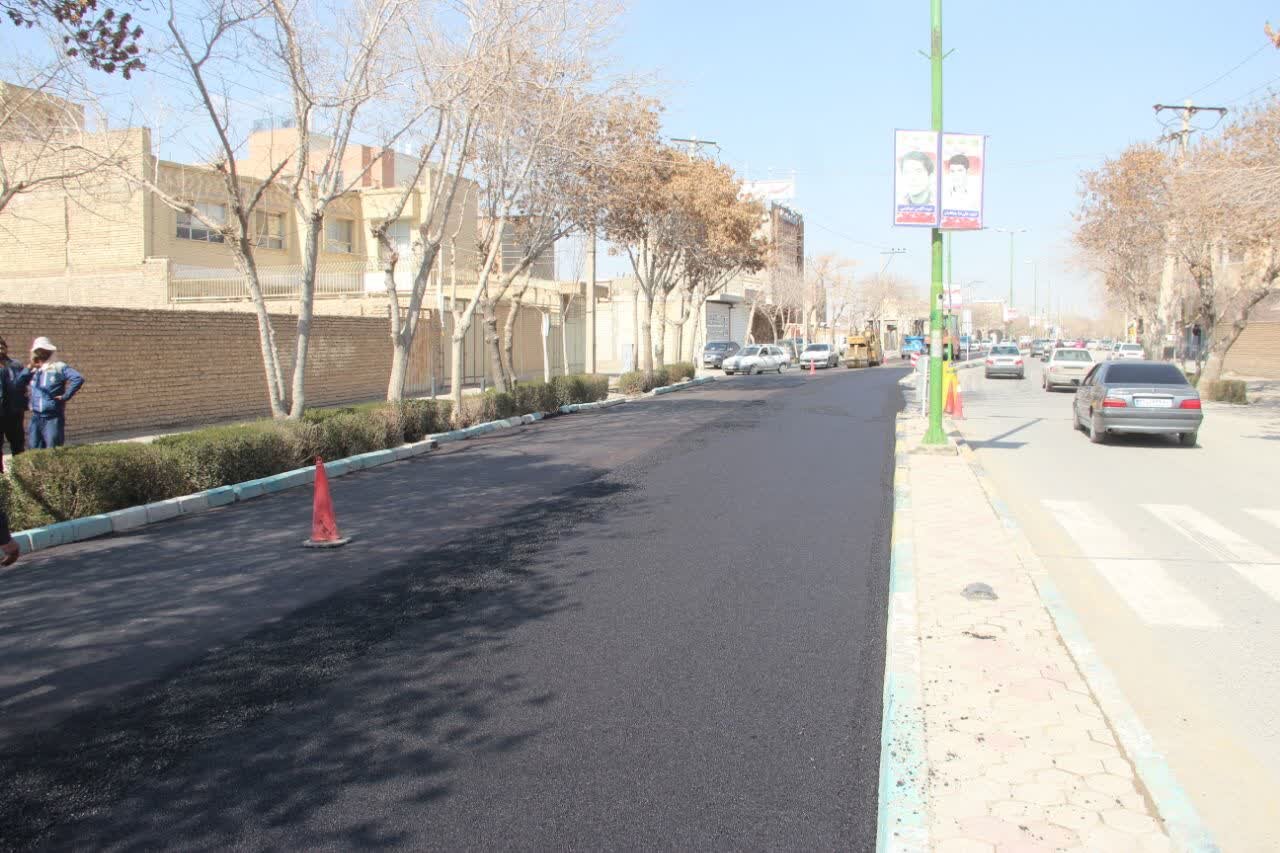 اجرای عملیات روکش آسفالت خیابان سلمان با ۵۰ میلیارد ریال اعتبار