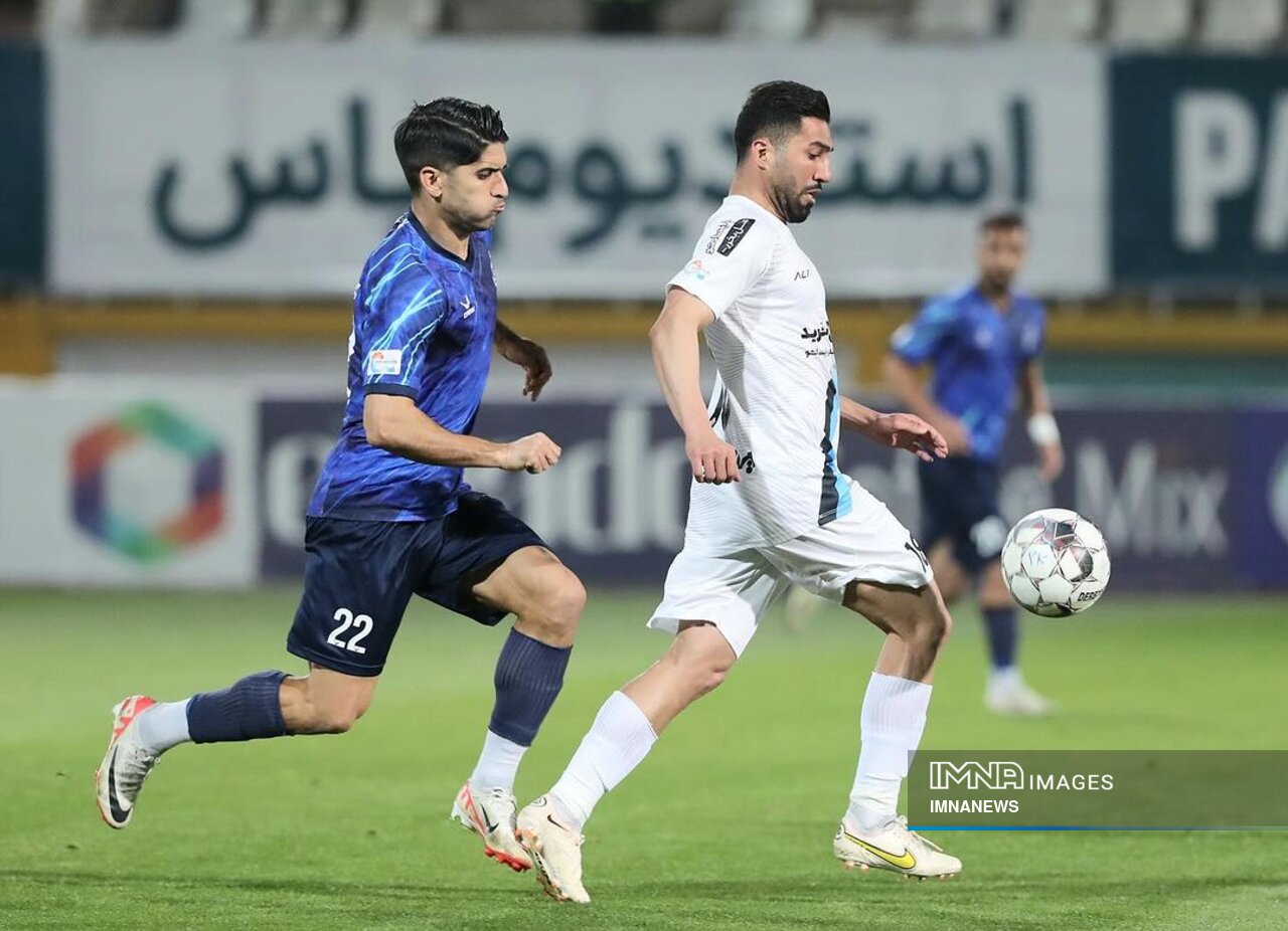 صدرنشین لیگبرتر در پایان سال استقلال خواهد بود؟