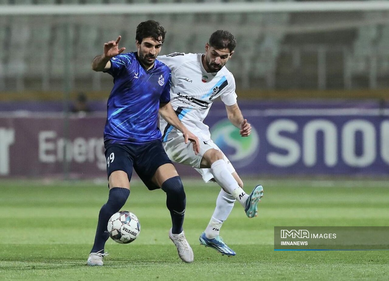 صدرنشین لیگبرتر در پایان سال استقلال خواهد بود؟